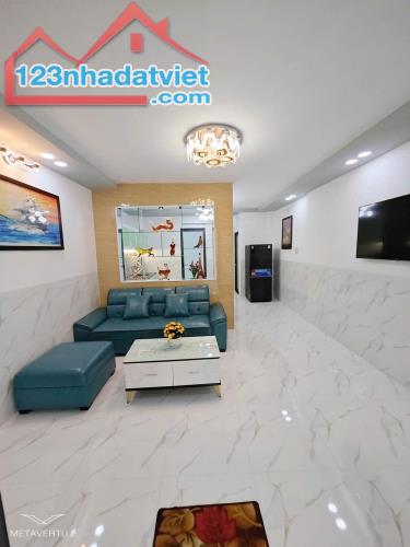 Bán Gấp Nhà 2 Tầng Mới Đẹp - Ngay Chợ Lạc Long Quân - - 4