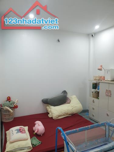 BÁN NHÀ ĐẸP 1.8 TỶ 3 TẦNG 45M2 ( HƯỚNG NAM ) NGÕ GIẢI PHÓNG - 4