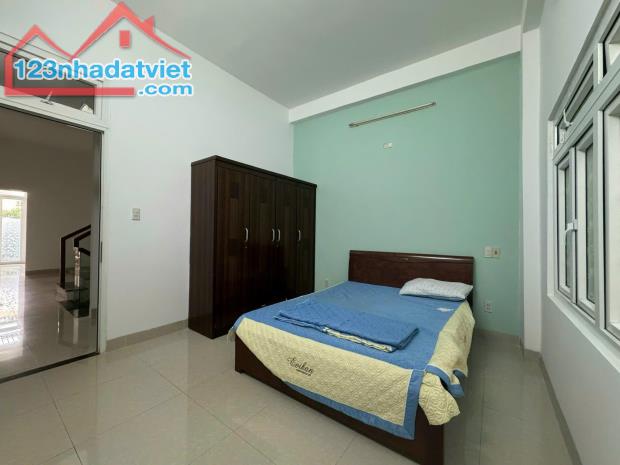 Chính chủ cần Bán nhà 3 tầng. Đường Cao Xuân Dục, quận Hải Châu. Đà Nẵng. LH 0905 277 522 - 4
