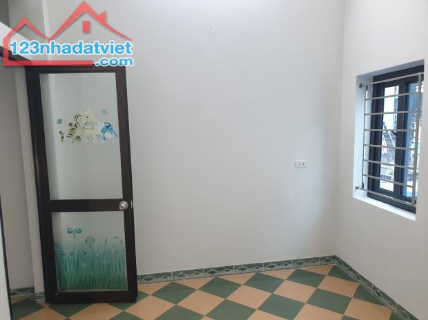 BÁN NHÀ  1.69 TỶ 3 TẦNG 35M2 ( HƯỚNG ĐÔNG ) NGÕ TRẦN THÁI TÔNG - 4