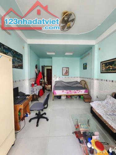 BÁN NHÀ: MẶT HẺM XE TẢI ĐÔNG ĐÚC TẤP NẬP  NHƯ ĐƯỜNG PHỐ - KINH DOANH ĐỈNH P.TÂN SƠN NHÌ Q.