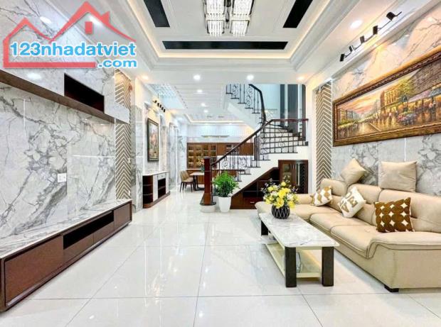 8 TỶ HƠN - HẺM OTO KINH DOANH ÂU CƠ Q11 - GIÁP Q10 - NGAY SAU CĂN MẶT TIỀN -50M2 3 LẦU ĐẸP - 1
