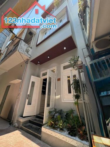 ♣ Nhà sát MT Phan Châu Trinh, 58m2, 3 tầng cực xịn sò, sang trọng, 4PN, 4.x tỷ