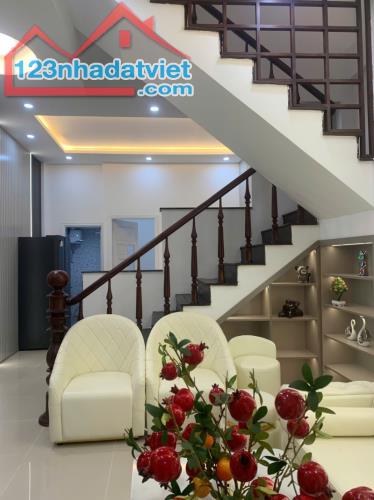 ♣ Nhà sát MT Phan Châu Trinh, 58m2, 3 tầng cực xịn sò, sang trọng, 4PN, 4.x tỷ - 1