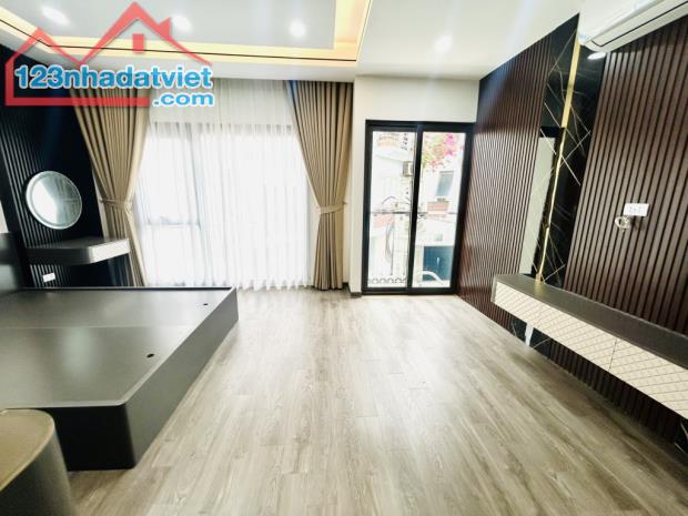 Bán nhà Trương Định – Ngõ nông thẳng phố – 5 tầng thang máy – Giá chỉ 7.9 tỷ - 1