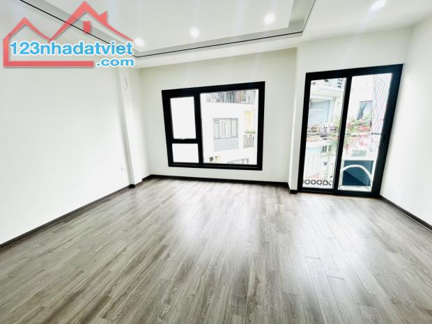 Bán nhà Trương Định – Ngõ nông thẳng phố – 5 tầng thang máy – Giá chỉ 7.9 tỷ - 2