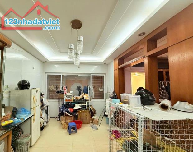 nhà 8 tầng thang máy đường đôi Phú Thượng đối diện Ciputra ô tô trong nhà, dt 80m2, mt - 2