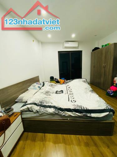 Cho thuê nhà riêng 300 Phố Mỹ Đình 5 tầng x 32m2, 3 ngủ, 4 wc, 15 Triệu VP kết hợp ở 5ng - 1