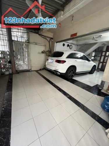 BÁN GẤPNHÀ CĂN GÓC 2 MẶT TIỀN, BÌNH HƯNG, BÌNH CHÁNH.
DT: 61M2 (5 X 12M) 3TẦNG CHỈ 9.5 TỶ - 1