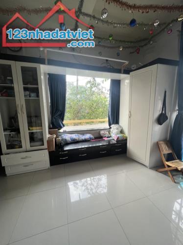 BÁN GẤPNHÀ CĂN GÓC 2 MẶT TIỀN, BÌNH HƯNG, BÌNH CHÁNH.
DT: 61M2 (5 X 12M) 3TẦNG CHỈ 9.5 TỶ - 3