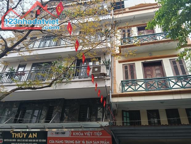Siêu phẩm nhà mặt phố Huế 278m2 mặt tiền 8,5m
