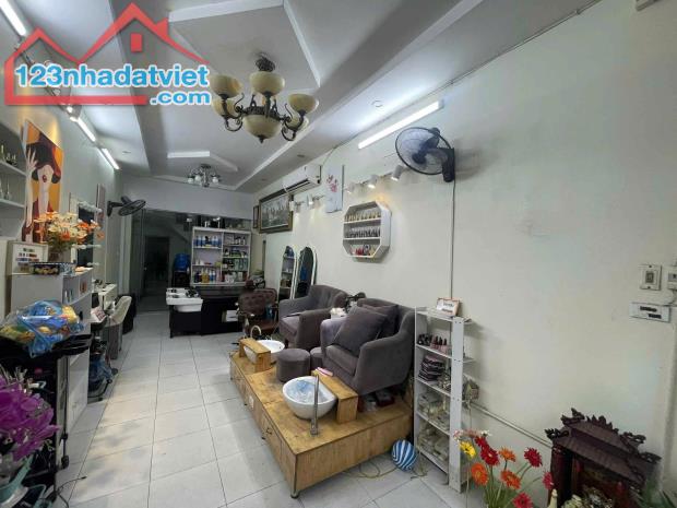 Nhượng quán gội, nail, make, spa có thể làm thêm về mi(có máy hấp tóc)