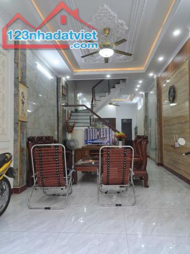 Bán gấp nhà 4 tầng 4pn, 60m2, DT 743, Bình Chuẩn, Thuận An, Bình Dương. Chỉ 3.9 tỷ. - 1