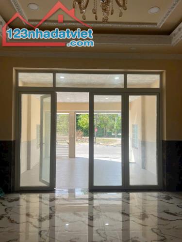 CẦN BÁN NHÀ 1 TRỆT 2 LẦU – ĐƯỜNG NHỰA RỘNG 13M CÓ VỈA HÈ - 1