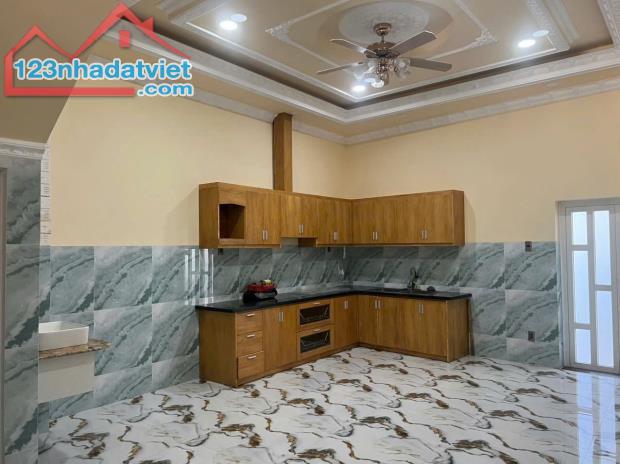 CẦN BÁN NHÀ 1 TRỆT 2 LẦU – ĐƯỜNG NHỰA RỘNG 13M CÓ VỈA HÈ - 3