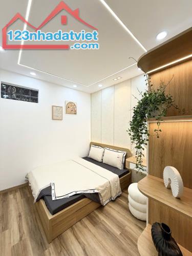 BÁN NHÀ MỚI - CHÍNH CHỦ - CÔ BẮC - P1 PHÚ NHUẬN - 3 TẦNG BTCT - 4PN LỚN - SÂN THƯỢNG TO - - 4