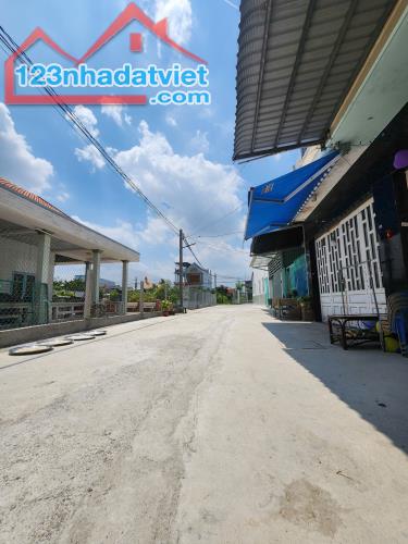 Bán Nhà SHR có hoàn công, 99m2 giáp chợ Bình Chánh - 3