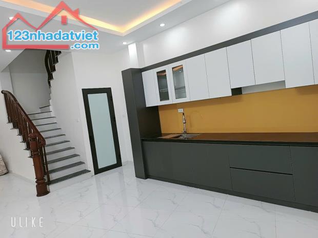 Bán nhà CHDV tại Quang Tiến Đại Mỗ 75m2 5 tầng 8 phòng khép kín 2 thoáng vĩnh viễn.