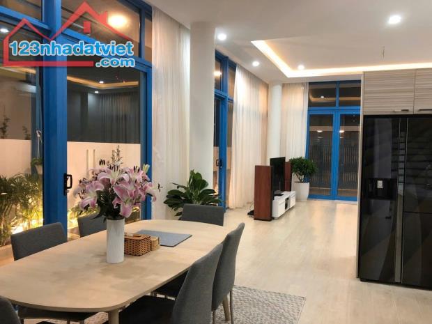 Bán Villa lô góc Chế Lan Viên sát biển dòng tiền 80 triệu/ tháng giá cực tốt - 1