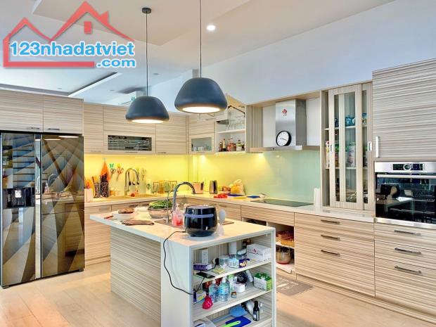 Bán Villa lô góc Chế Lan Viên sát biển dòng tiền 80 triệu/ tháng giá cực tốt - 4
