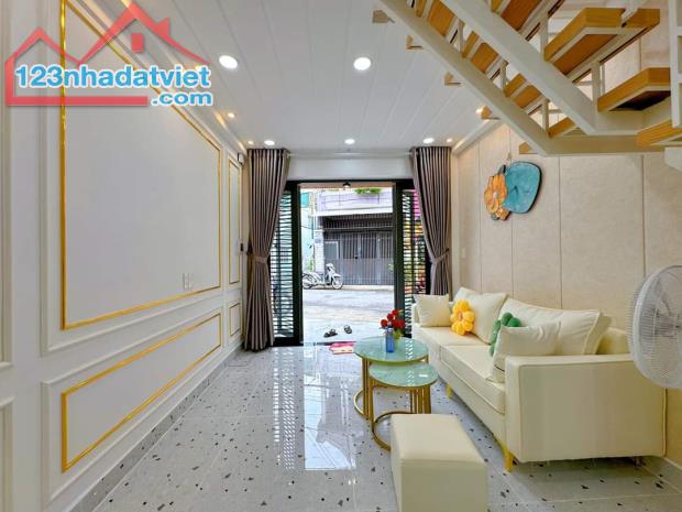Kẹt tiền cần bán gấp nhà đường Bà Hom, Quận 6. Giá chỉ 2tỷ250. Diện tích 48m2 - 2