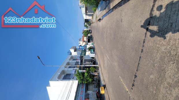 Bán nhà diện tích lớn 351m Mặt tiền Hoàng Văn Thụ ngang 13m Phú Quốc Kiên Giang vị trí đẹp - 2