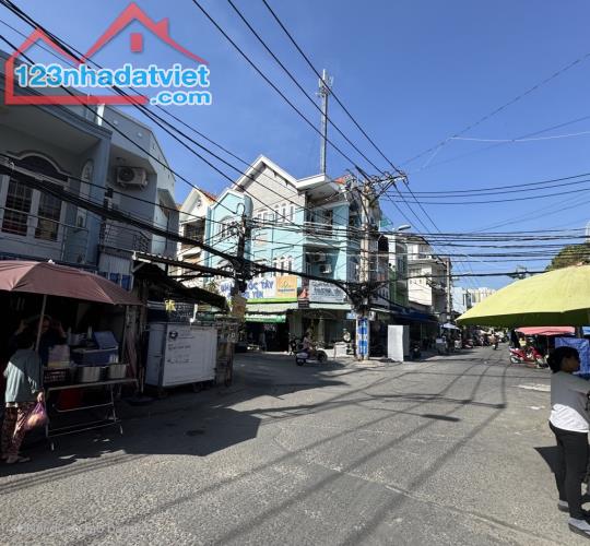 Bán nhà mặt tiền ngã tư chợ q8