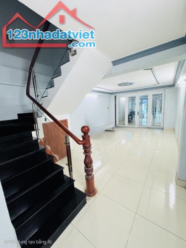 Bán nhà mặt tiền ngã tư chợ q8 - 2