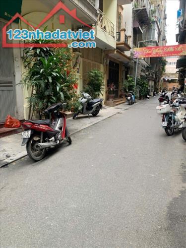 BÁN NHÀ PHÂN LÔ QUÂN ĐỘI PHỐ LÝ NAM ĐẾ - DIỆN TÍCH 40M2 - GIÁ BÁN 10,5 TỶ