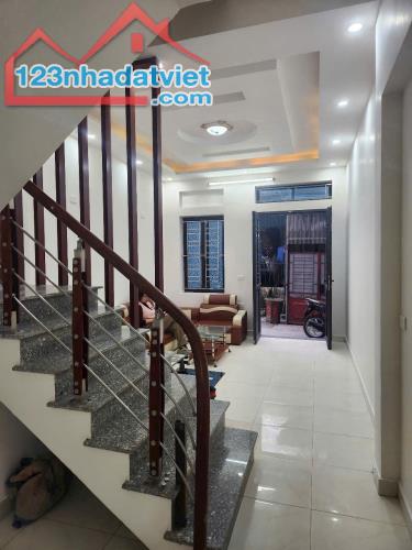 Bán nhà 2 tầng ngõ phố VŨ HỰU trung tâm phường THANH BÌNH tp hải dương - 1