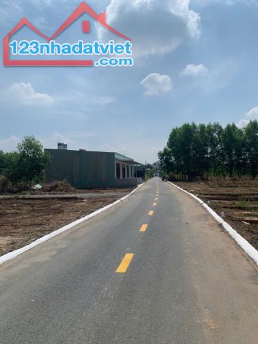 Lô góc 2 mặt tiền ngay KCN Giang Điền, ngang 8 m -160 m2 sổ riêng, thổ cư, sát chợ 2.5 tỷ - 1