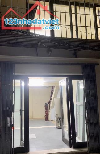 Cho thuê nhà ngõ phố Cù Chính Lan Thanh Xuân 25m x 7.5tr/tháng