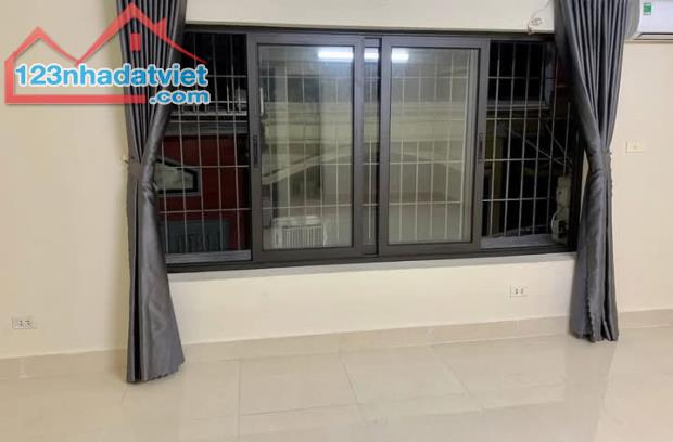Cho thuê nhà ngõ phố Cù Chính Lan Thanh Xuân 25m x 7.5tr/tháng - 2