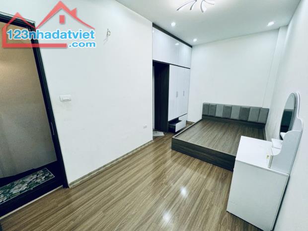 BÁN NHÀ THANH NHÀN - HAI BÀ TRƯNG - NHỎ XINH - 28M - 5,95 TỶ - NGÕ THÔNG - 15M RA PHỐ - 4
