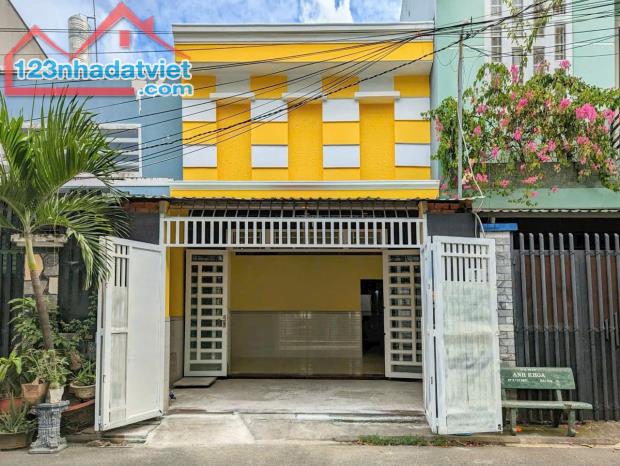 bán nhà 1 trệt 1 lầu 4 phòng ngủ gần ngay trung tâm thành phố giá chỉ 4 tỷ 2