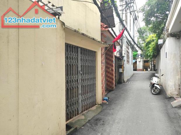 BÁN ĐẤT TẶNG NHÀ CẤP 4 HÀ TRÌ, NGÕ THÔNG, Ô TÔ ĐỖ CỬA DT 52M2, MT 4.5M GIÁ CHỈ 9.6 TỶ - 1