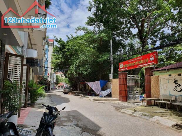 BÁN ĐẤT TẶNG NHÀ CẤP 4 HÀ TRÌ, NGÕ THÔNG, Ô TÔ ĐỖ CỬA DT 52M2, MT 4.5M GIÁ CHỈ 9.6 TỶ - 3