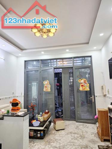 Bán nhà Bùi Minh Trực Phường 5 Quận 8 - Giá 4.3 tỷ