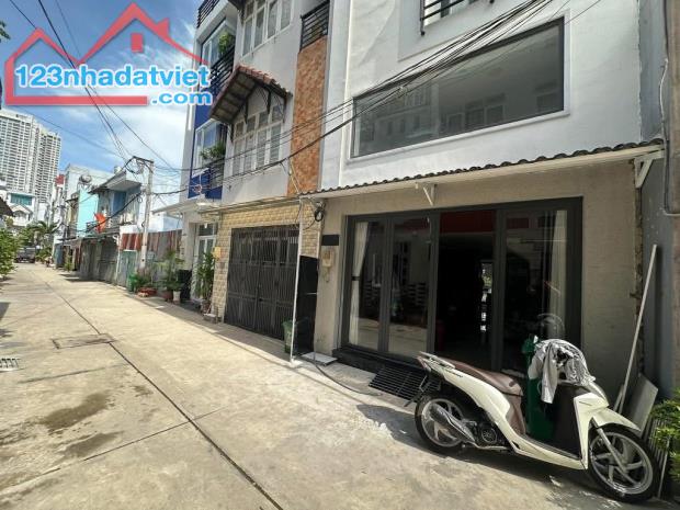 Bán Nhà Q7- 2Lầu- 4PN- 5WC- HXH- 4*15- Chỉ 7t1.