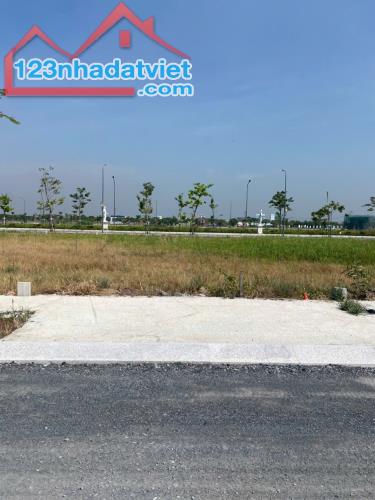 BÁN ĐẤT MT 12M SHR 6 X 18 TTHC - LONG AN CHỈ 600 TRIỆU