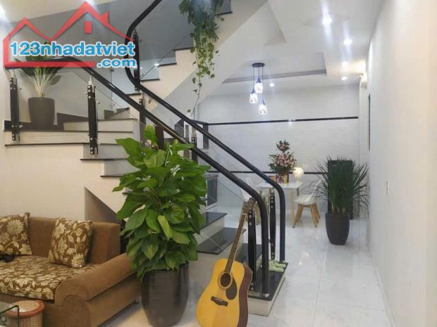 Cho thuê lâu dài nhà full đồ , mới sạch sẽ tại thị trấn An Dương , Hải Phòng . Gia đình ở