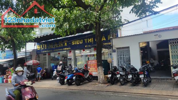 Bán nhà diện tích lớn 351m Mặt tiền Hoàng Văn Thụ ngang 13m Phú Quốc Kiên Giang vị trí đẹp
