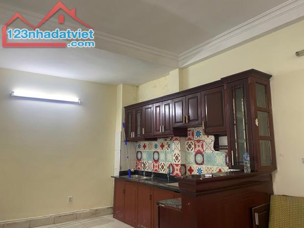 Cho thuê nhà ngõ 191 Minh Khai, 2 tầng x 50m2, 2 ngủ, 10 Triệu - ưu tiên hộ gia đình - 5