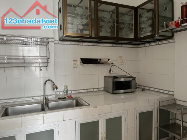 Bán chung cư 312 Lạc Long Quân 64m2, 2 phòng ngủ, giá 2.8 tỷ, sổ hồng - 1