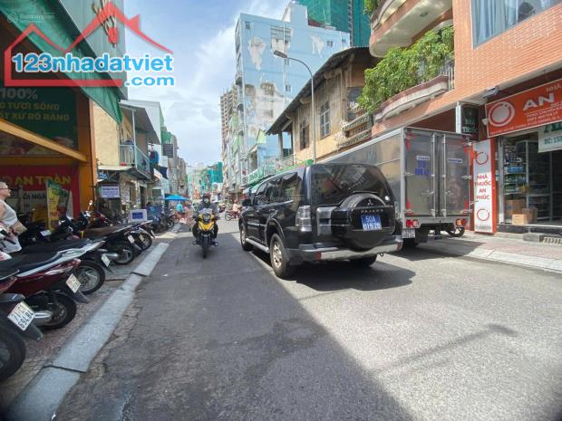 Nhà rẻ trung tâm 6.6 x 17.5m Đề Thám Quận 1 TP. Hồ Chí Minh - 2