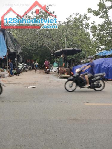 Bán gấp giá rẻ nhà ô tô, kinh doanh sầm uất 77m, 3 tầng, mặt tiền 5m, 8.5 tỷ Sóc Sơn. - 2