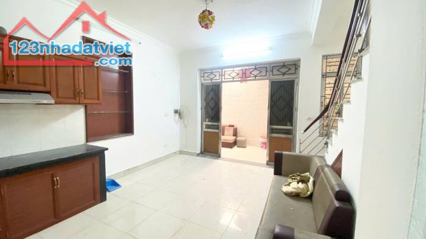 🔥🔥🔥Hàng cực hiếm chỉ 2,1 tỷ nhà 3 tầng 50m2 khu Hồ Đá Sở Dầu, Hồng Bàng Lh 0979087664 - 2
