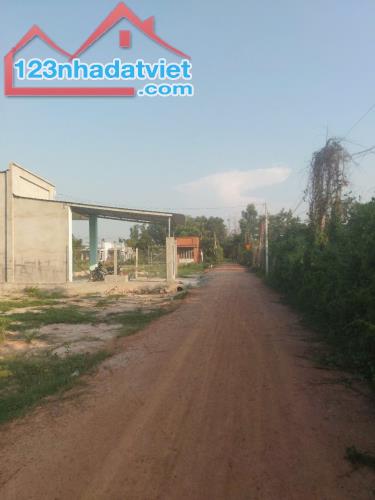 MẶT TIỀN KHU PHÂN LÔ ĐƯỜNG 1 SẸC --786 TÂY NINH --199M2--CÓ 50 THỔ CƯ - 3