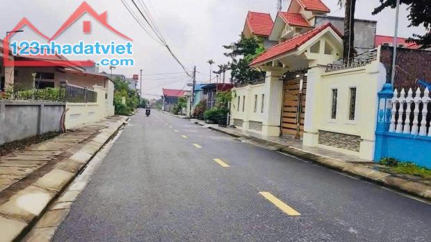 Bán đất mặt đường Đông Phương, Kiến Thụy, Hải Phòng  - Diện tích : 114,5m2 - Ngang 5,5m - 1