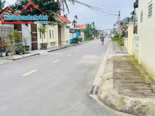 Bán đất mặt đường Đông Phương, Kiến Thụy, Hải Phòng  - Diện tích : 114,5m2 - Ngang 5,5m - 3